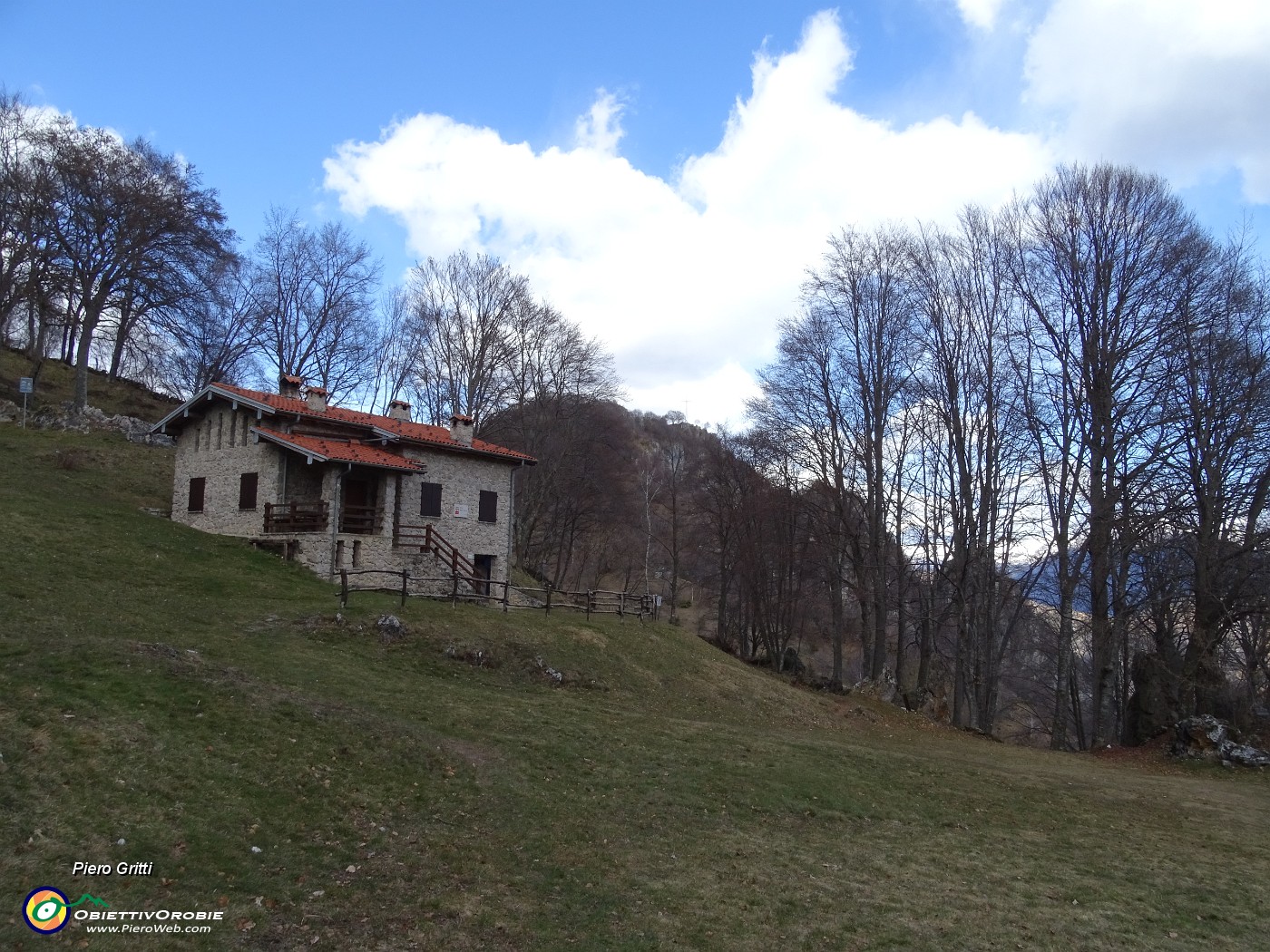 71 Dal Monte Zucco sceso al Rifugio (1150 m) G.E.S.P..JPG